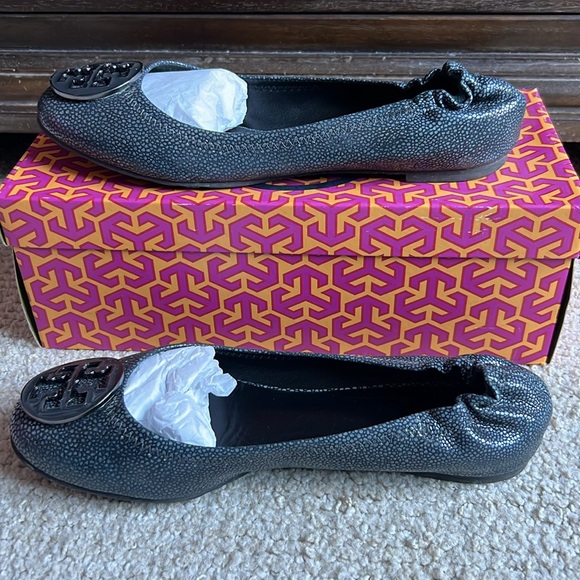 Tory Burch REVA ballet flat. - Picture 3 of 8